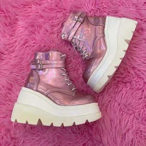 NWOB pink holographic platform boots demonia shaker 52 dollskill rave festival